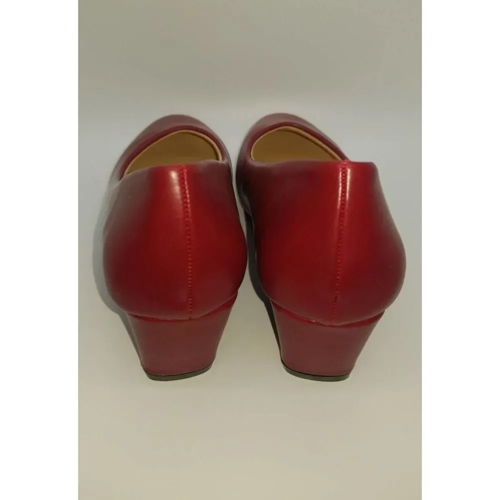 Clarks Women's Red Round-Toe Flats - Picture 5 of 5